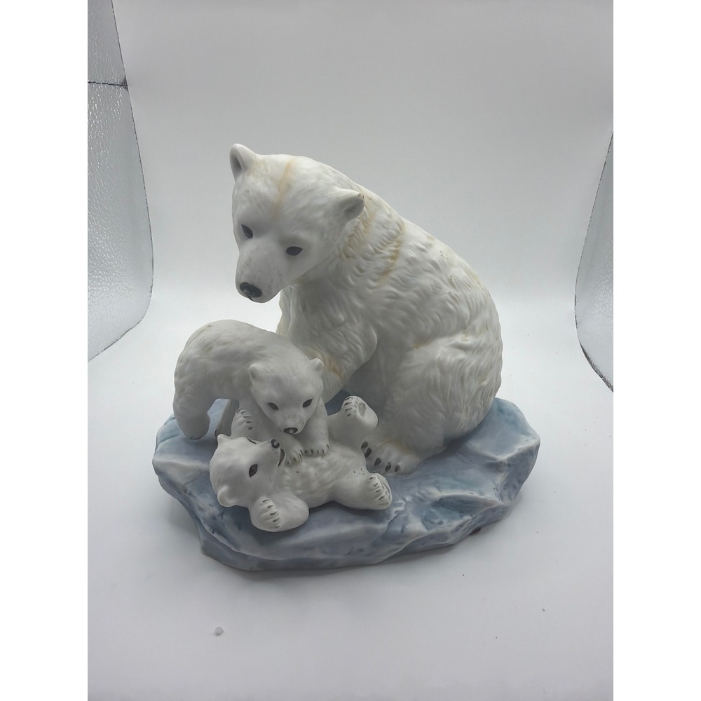 Vintage 1993 Homco Masterpiece Porcelain Polar Bear and Cubs Figurine Mizuno